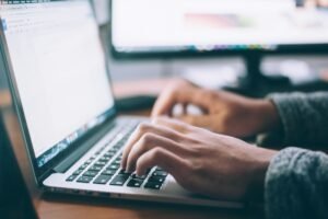 Google Kini Minta Semua Konten AI Dicek Fakta Sebelum Terbit: Begini Artinya untuk Website Anda